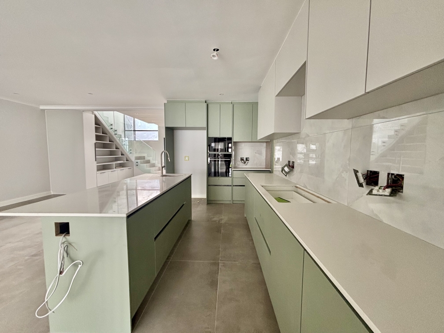To Let 4 Bedroom Property for Rent in Sandown Western Cape